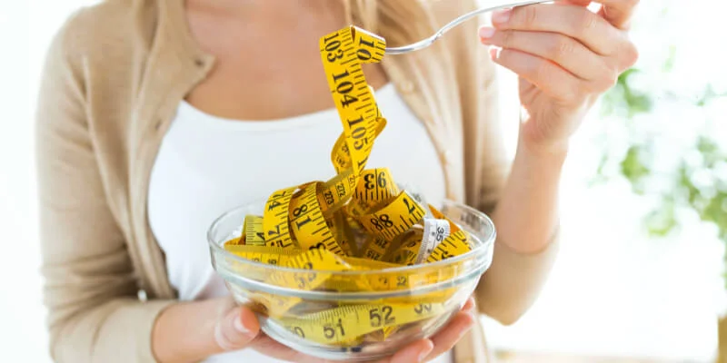 El peligro para tu organismo de perder peso muy rápido haciendo dieta