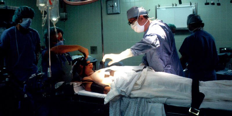 operación de toracotomía